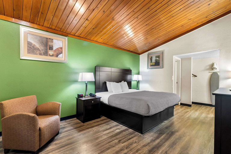 Bedroom 3, Quality Inn Tullahoma, Coffee