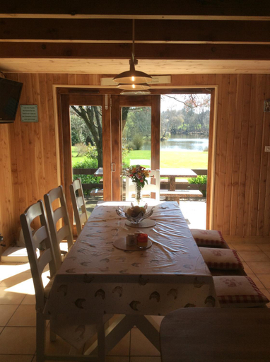 Food & Drinks, Spruce Lake, Haute-Vienne