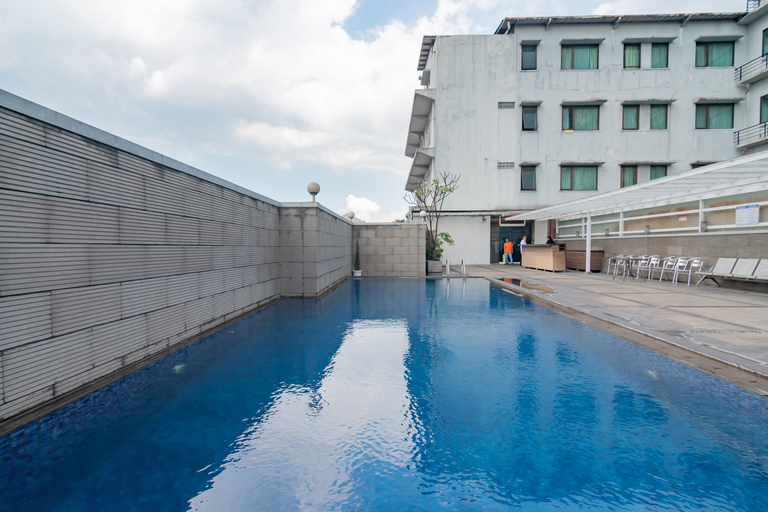 Sport & Beauty 4, Urbanview Hotel Newton Riau Bandung, Bandung