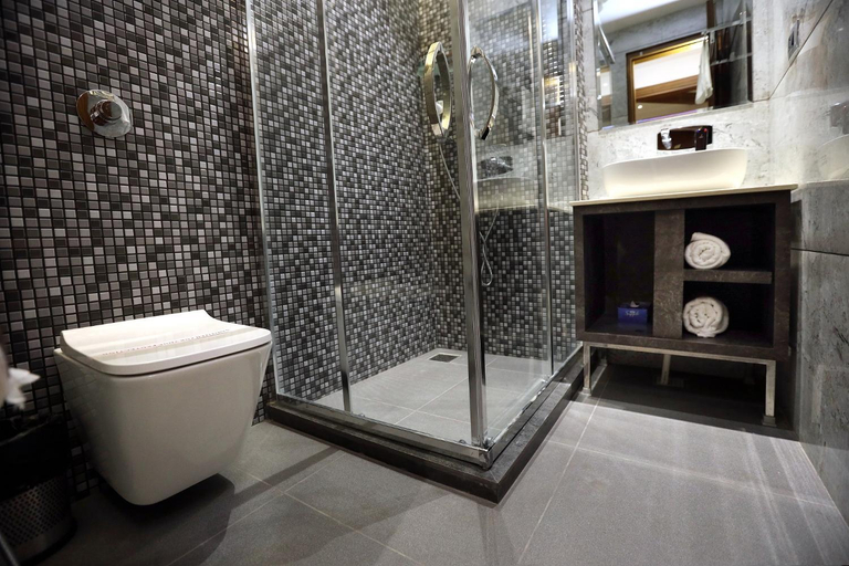 Bathroom 4, ROYAL LALIT Grand Hotel, Karnal