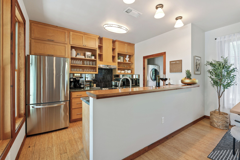 Others 5, Urban Cowboy Villas - Heart of 704, Travis