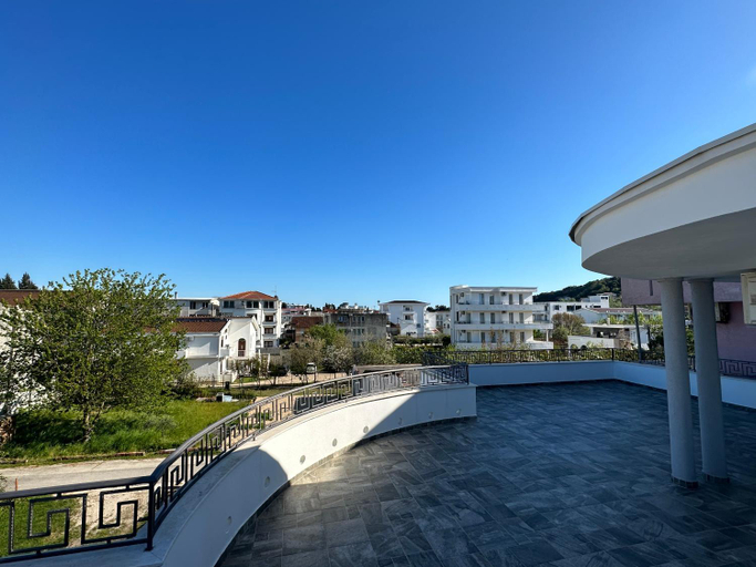 View 2, Apartments Near The Coast - Milla