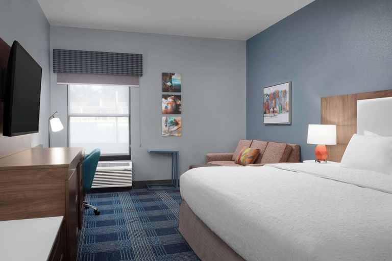 Bedroom 3, Hampton Inn Russellville, Pope
