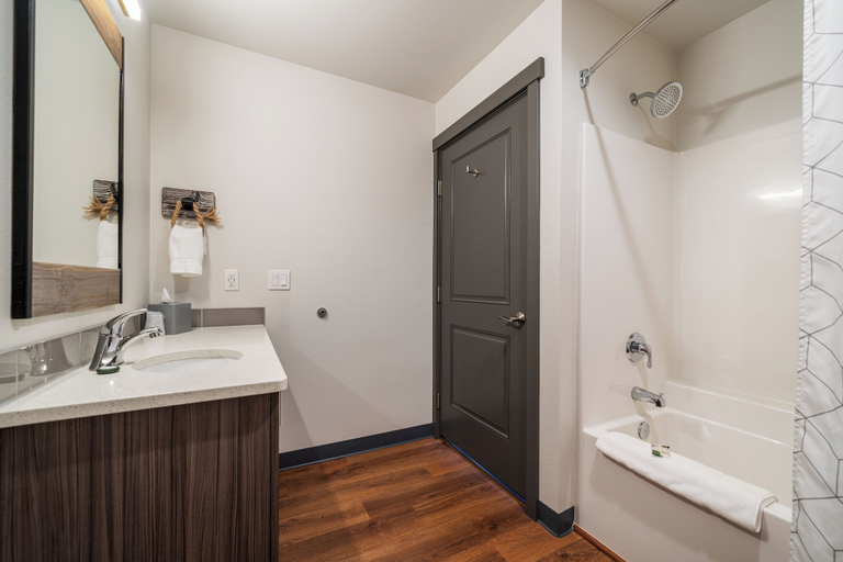 Bathroom 5, The Lodge Lake Chelan, Chelan