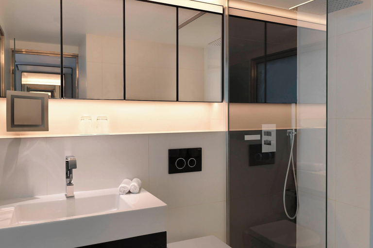 Bathroom 5, Le Meridien Beach Plaza, Monaco