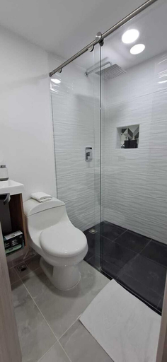 Bathroom 3, Vida Hostel, Medellín