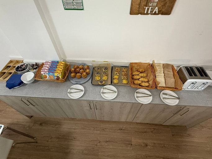 Food & Drinks 5, Trivelles Gatwick, West Sussex