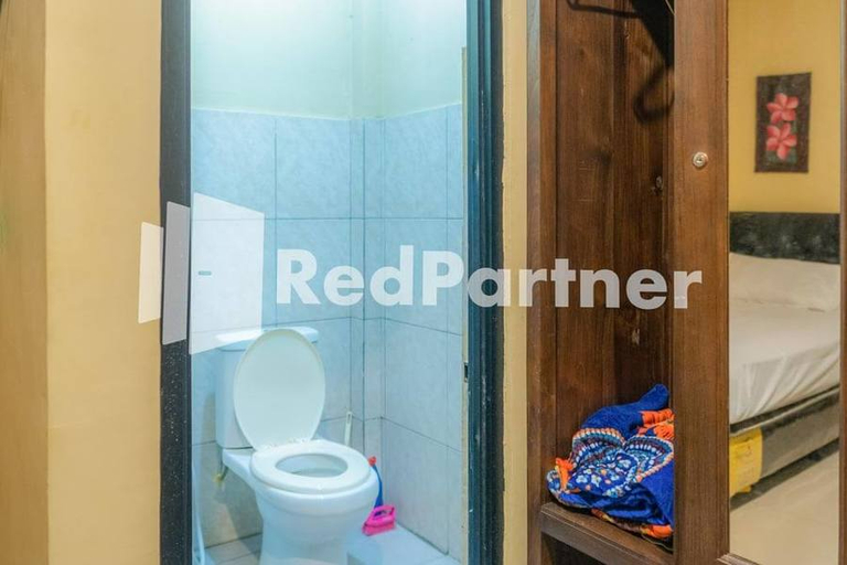 Bathroom, Vandhela Homestay Syariah (permanently closed), Surabaya