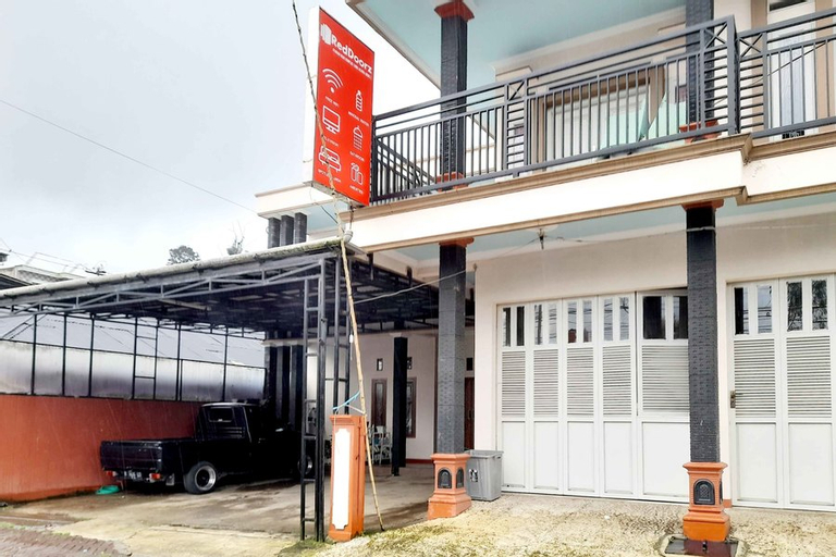 RedDoorz Syariah near Komplek Candi Arjuna Dieng 2, Wonosobo