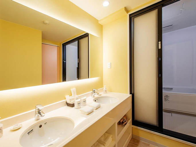 Bathroom 10