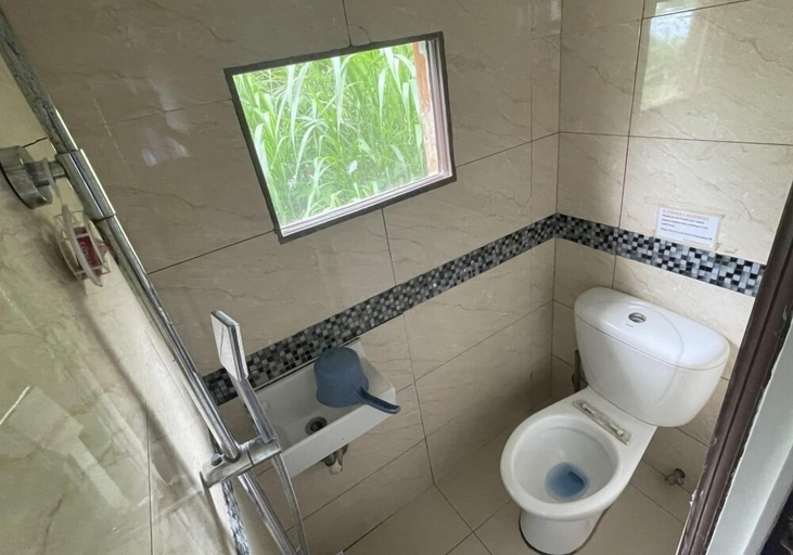 Bathroom 4, JVR Island in the Sky Resort, Balamban