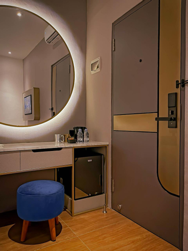 Bathroom 15