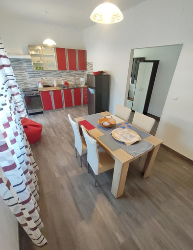 Others 2, Apartments Azalea - 10 Min Walk to Beach & Umag Old Town, Umag