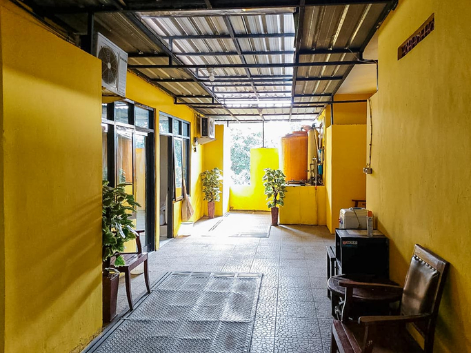 Bedroom 4, De Luck Homestay near Alun Alun Sidoarjo, Sidoarjo
