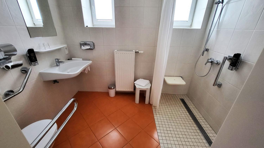 Bathroom 3, Hotel Kindler 2,0 Self-Check-In, Leoben