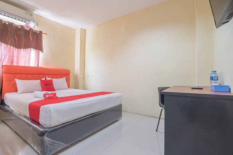 Bedroom 2, RedDoorz @ Jalan Cilik Riwut Kapuas, Kapuas