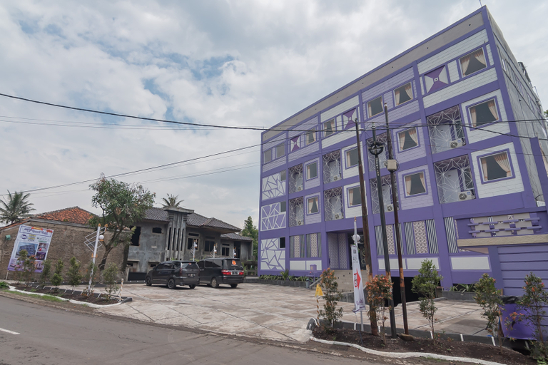 Exterior & Views 2, RedDoorz @ Cipanas Garut, Garut