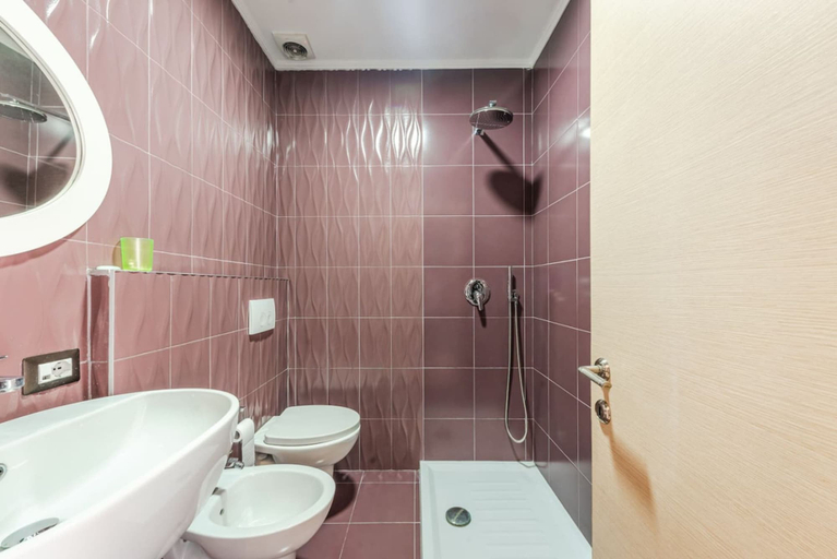 Bathroom 4, Cozy Family Apartment, Tirana