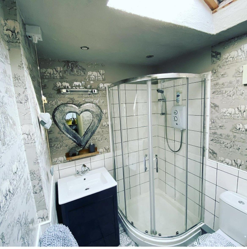 Bathroom 3, Maison Claire, Cheshire West and Chester
