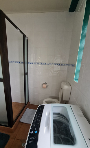 Bathroom 4, Axis Apartments