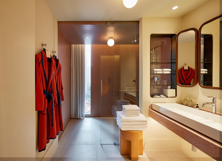 Bathroom 14