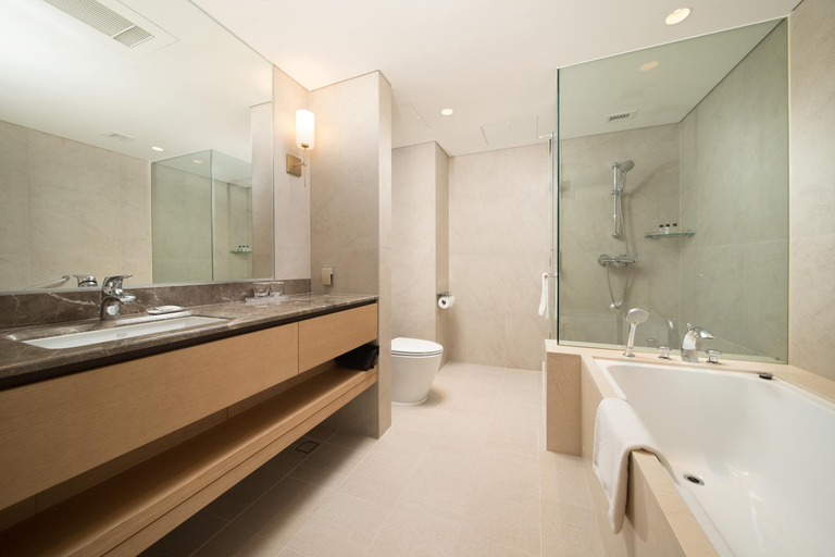 Bathroom 4, Jeju Sun Hotel & Casino, Jeju