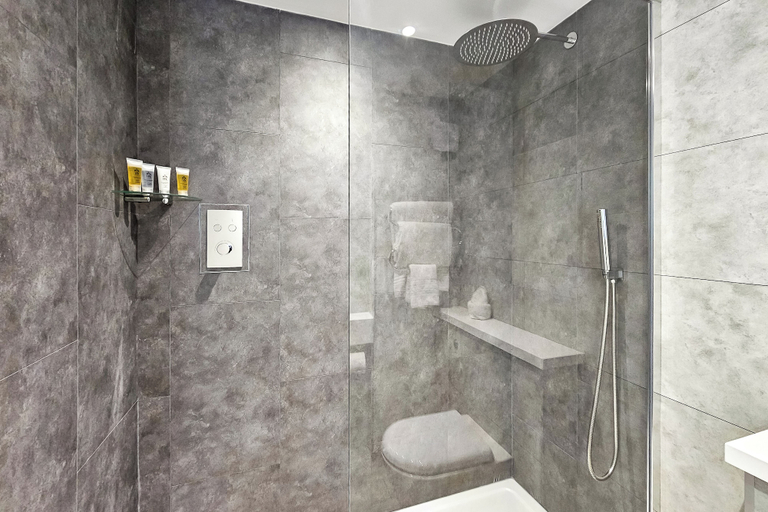 Bathroom 5, Cedar Court Bradford, Bradford