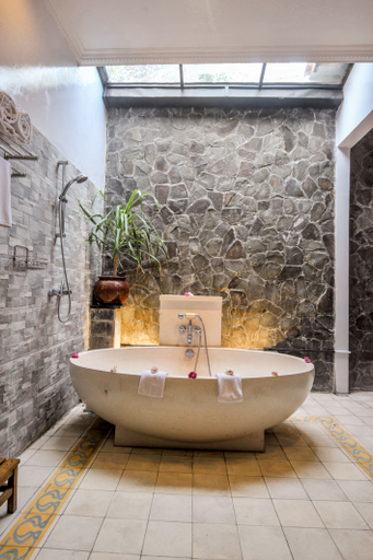 Bathroom 4, Rumah Mertua Heritage, Sleman