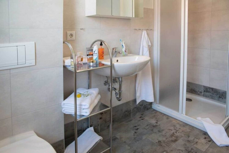 Bathroom 5, Gemutlicher Bungalow in Storkow am See, Oder-Spree