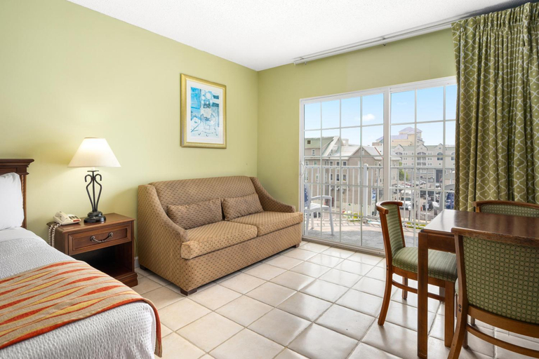 Bedroom 3, Tidelands Caribbean Boardwalk Hotel and Suites, Worcester