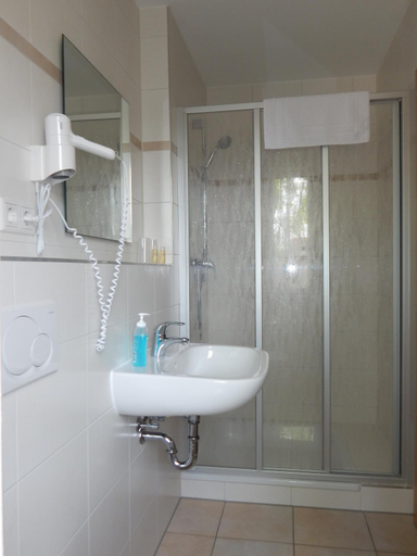 Bathroom 2, Hotel Alex, Eichstätt