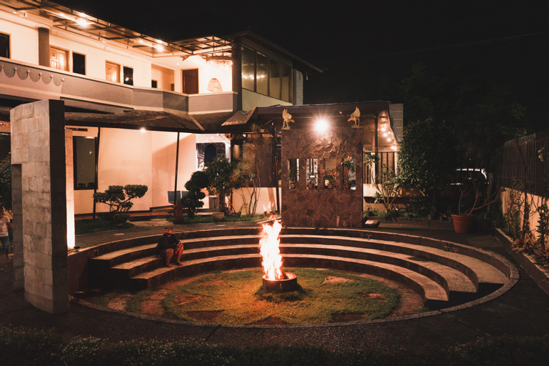 Saung Balibu Hotel By Zuzu, Bandung