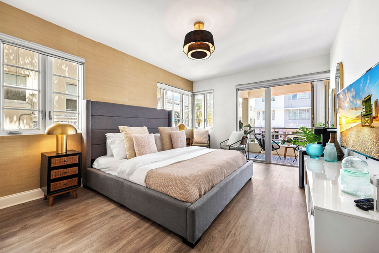 Bedroom 2, Luxuri Suites, Miami-Dade