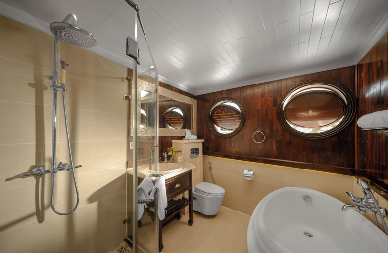 Bathroom 5, The Au Co Cruises, Hạ Long