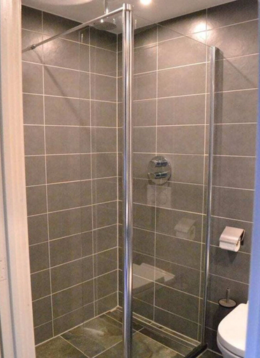 Bathroom 4, Zeeschelp Comfortable Holiday Residence, Veere