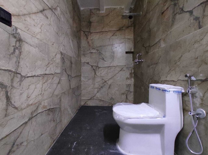 Bathroom 3, Ambika Hotels, Faridabad
