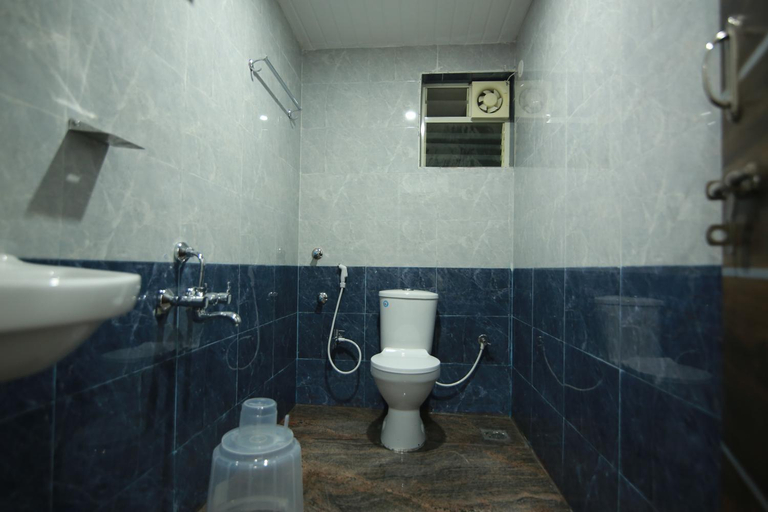 Bathroom 4, Hotel BG Inn, Bangalore