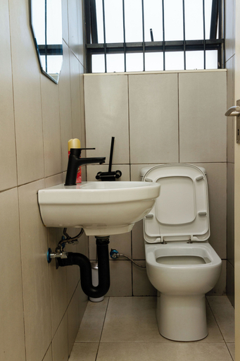 Bathroom 3, The Ultimate Lotus, Manzini South