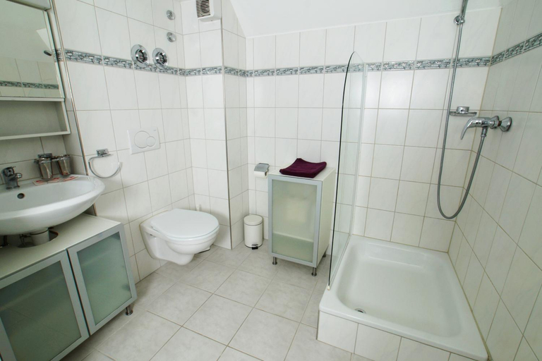 Bathroom 3, HITrental Niederdorf - Apartments, Zürich