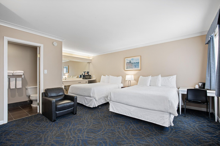 Bedroom 2, Glenwood Inn & Suites, Kootenay Boundary