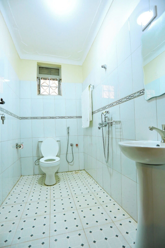 Bathroom 3, Sarai Hotel, Fort Portal