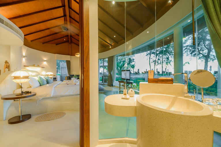 Bathroom 12