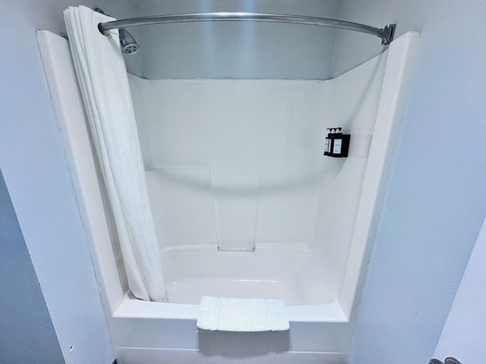 Bathroom 4, Beaverhead Lodge Dillon, Beaverhead