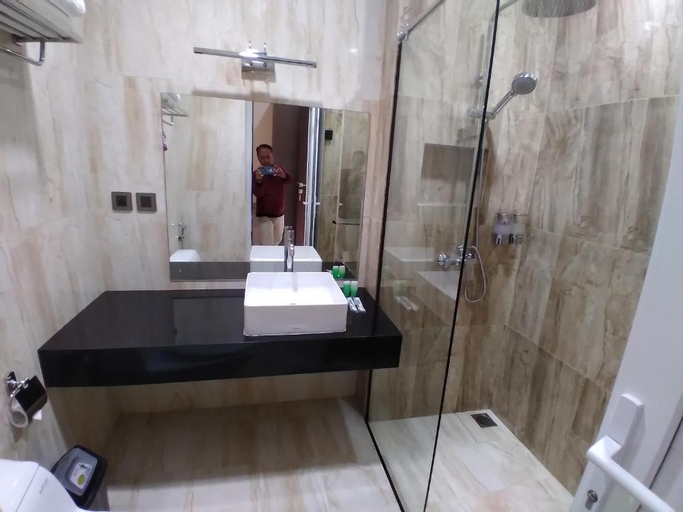 Bathroom 9