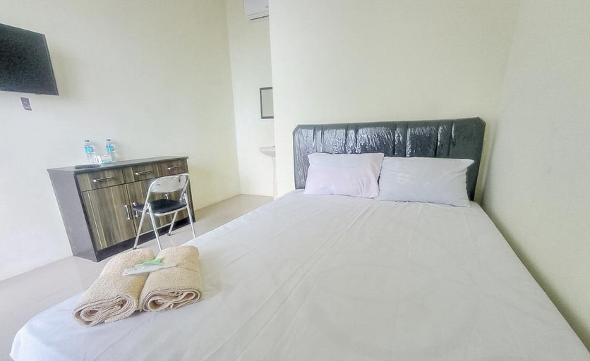 Bedroom 2, Grand Kencana Guesthouse near Wisata Bahari Lamongan