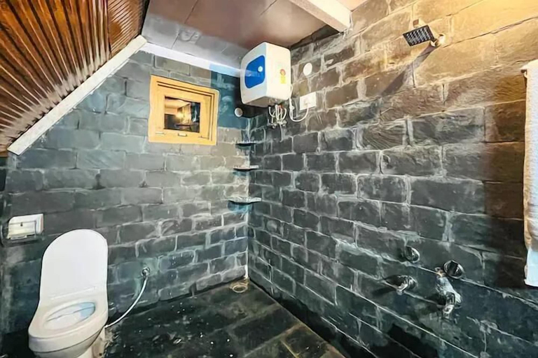 Bathroom 3, Ashapuri Cottage, Kullu