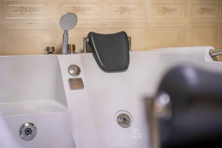 Bathroom 4, Zezhou Hotel, Chengde