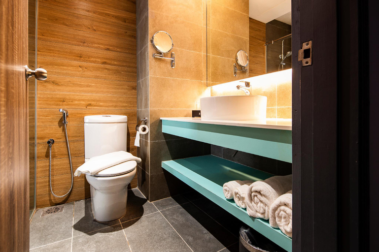 Bathroom 5