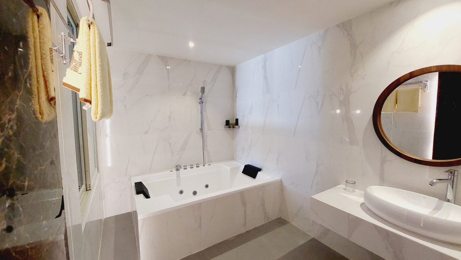 Bathroom 4, SIP Azana Hotel Jayapura, Jayapura