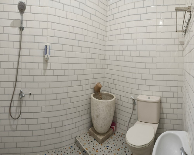 Bathroom 22